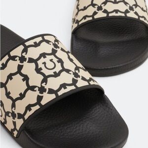 Salvatore Ferragamo Groove Gianci Black Slides